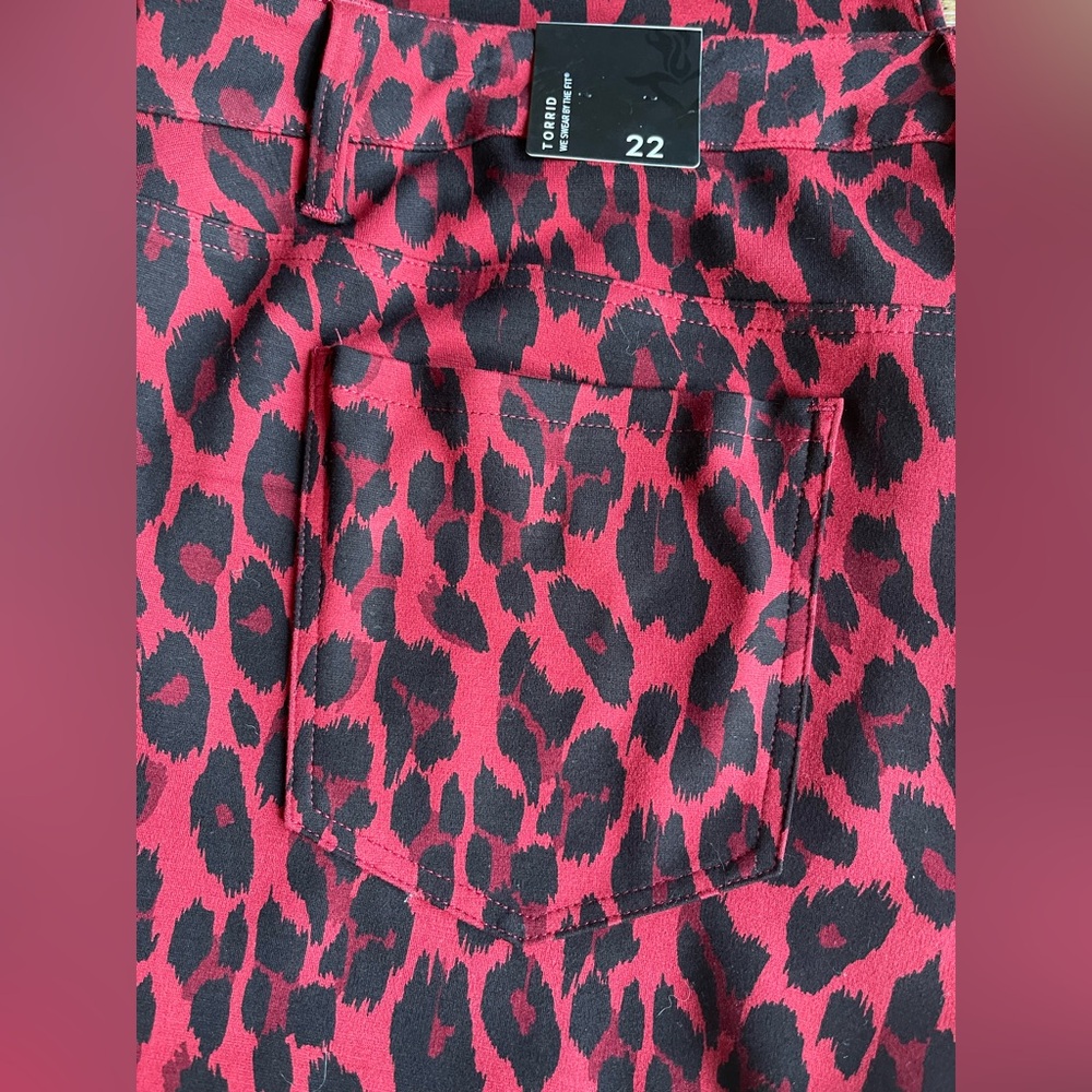 NWT Torrid Plus Size 22 4Red Leopard print Skinny Pants - Picture 6 of 7